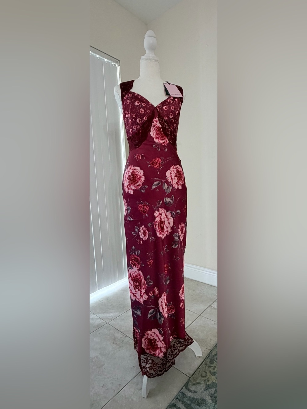 Avec Les Filles Burgundy Floral Maxi Dress